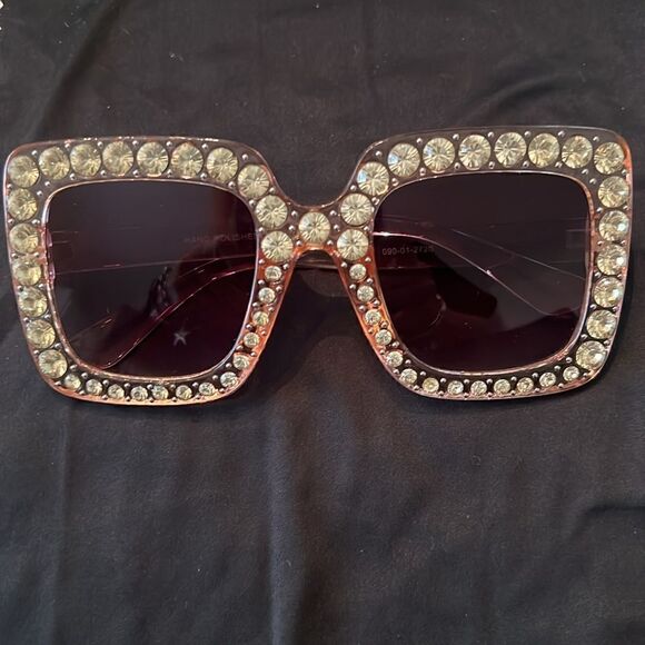 Square rhinestone sunnies light pink frames w/clear rhinestones EUC worn @ 4X - Picture 2 of 6